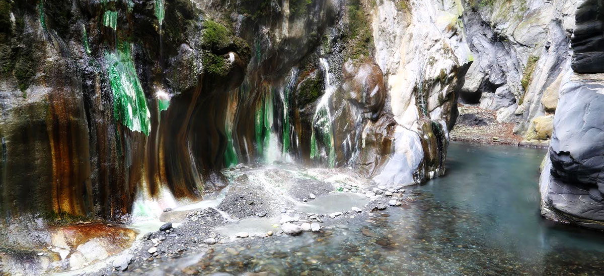 台灣最美麗的秘境野溪溫泉─栗松溫泉